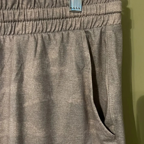 PACIFIC TRAIL Women's Soft Stretch Shorts Size XXL Grey camouflage New - Picture 3 of 9